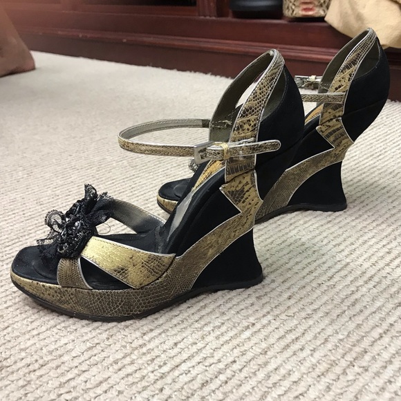 Prada lizard and black suede wedges - Picture 7 of 8